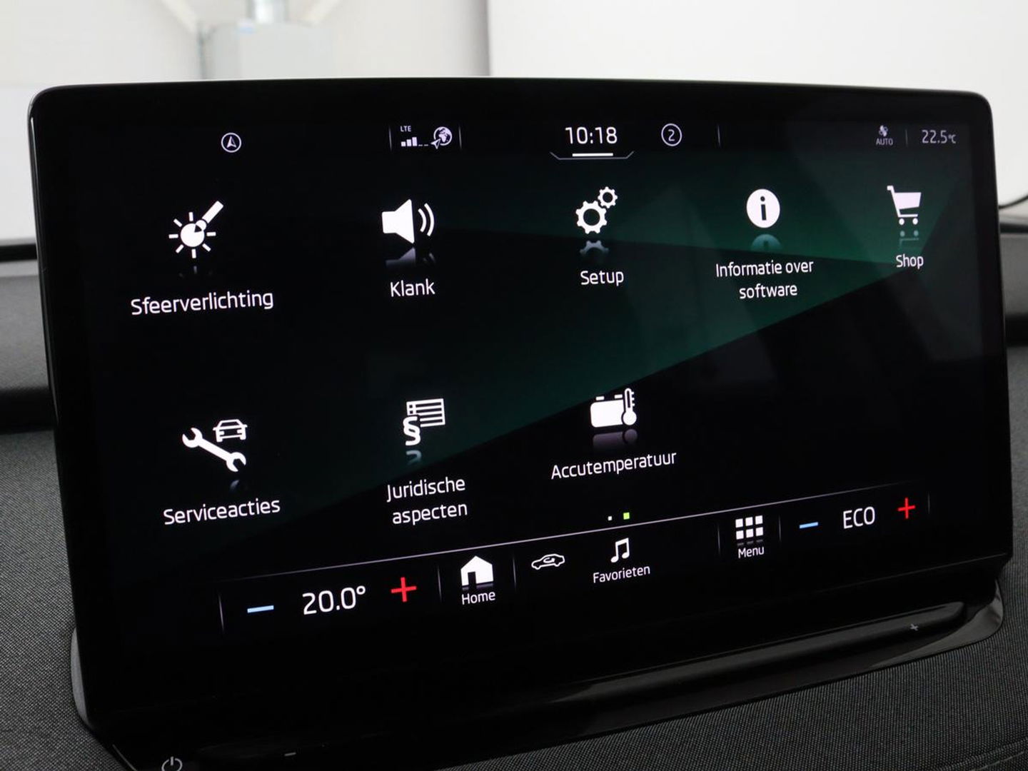 Škoda Enyaq iV 60 | Trekhaak | Camera | Sfeerverlichting | Carplay | Full LED | Navigatie | Cruise control | Bluetooth | Parkeerhulp | DAB
