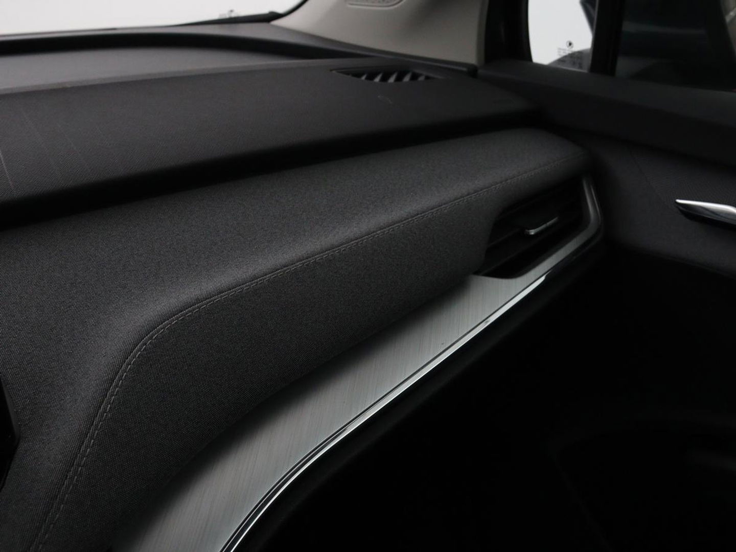 Škoda Enyaq iV 60 | Trekhaak | Camera | Sfeerverlichting | Carplay | Full LED | Navigatie | Cruise control | Bluetooth | Parkeerhulp | DAB