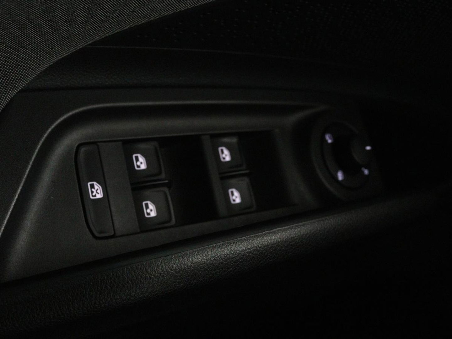 Škoda Enyaq iV 60 | Trekhaak | Camera | Sfeerverlichting | Carplay | Full LED | Navigatie | Cruise control | Bluetooth | Parkeerhulp | DAB