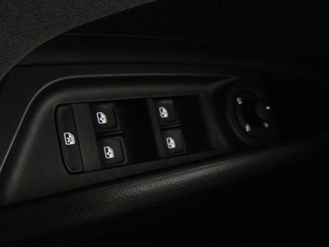 Škoda Enyaq iV 60 | Trekhaak | Camera | Sfeerverlichting | Carplay | Full LED | Navigatie | Cruise control | Bluetooth | Parkeerhulp | DAB
