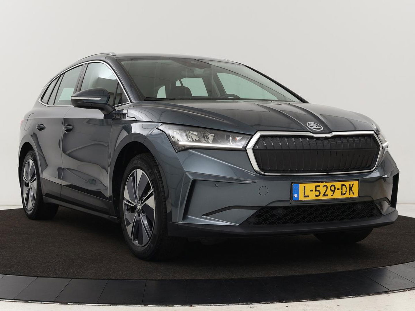 Škoda Enyaq iV 60 | Trekhaak | Camera | Sfeerverlichting | Carplay | Full LED | Navigatie | Cruise control | Bluetooth | Parkeerhulp | DAB