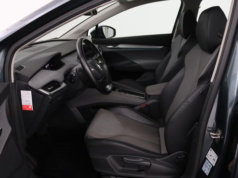 Škoda Enyaq iV 60 | Trekhaak | Camera | Sfeerverlichting | Carplay | Full LED | Navigatie | Cruise control | Bluetooth | Parkeerhulp | DAB