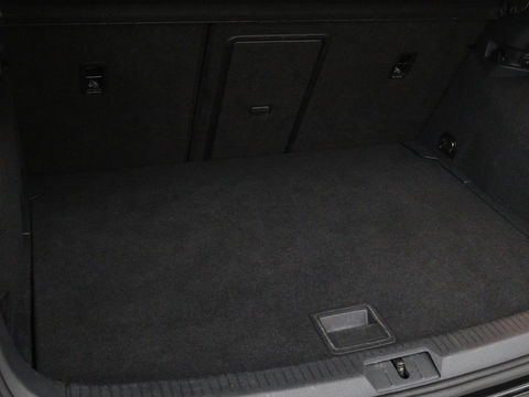 Volkswagen Golf 1.0 TSI Highline | Full LED | Virtual Cockpit | Carplay | Adaptive cruise | Navigatie | Climate control | Parkeerhulp | Sportstoelen