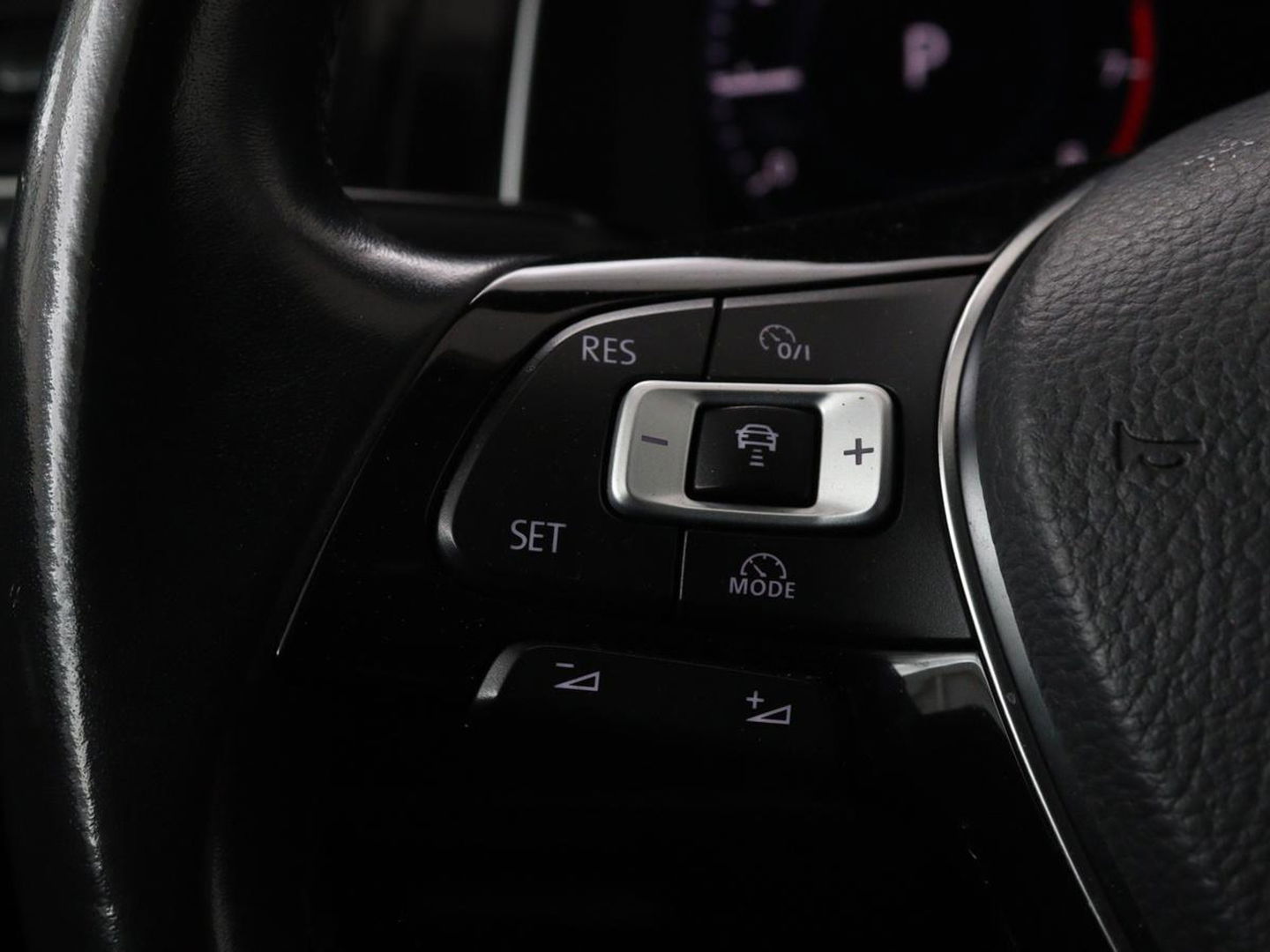 Volkswagen Golf 1.0 TSI Highline | Full LED | Virtual Cockpit | Carplay | Adaptive cruise | Navigatie | Climate control | Parkeerhulp | Sportstoelen