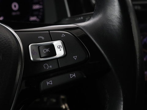 Volkswagen Golf 1.0 TSI Highline | Full LED | Virtual Cockpit | Carplay | Adaptive cruise | Navigatie | Climate control | Parkeerhulp | Sportstoelen