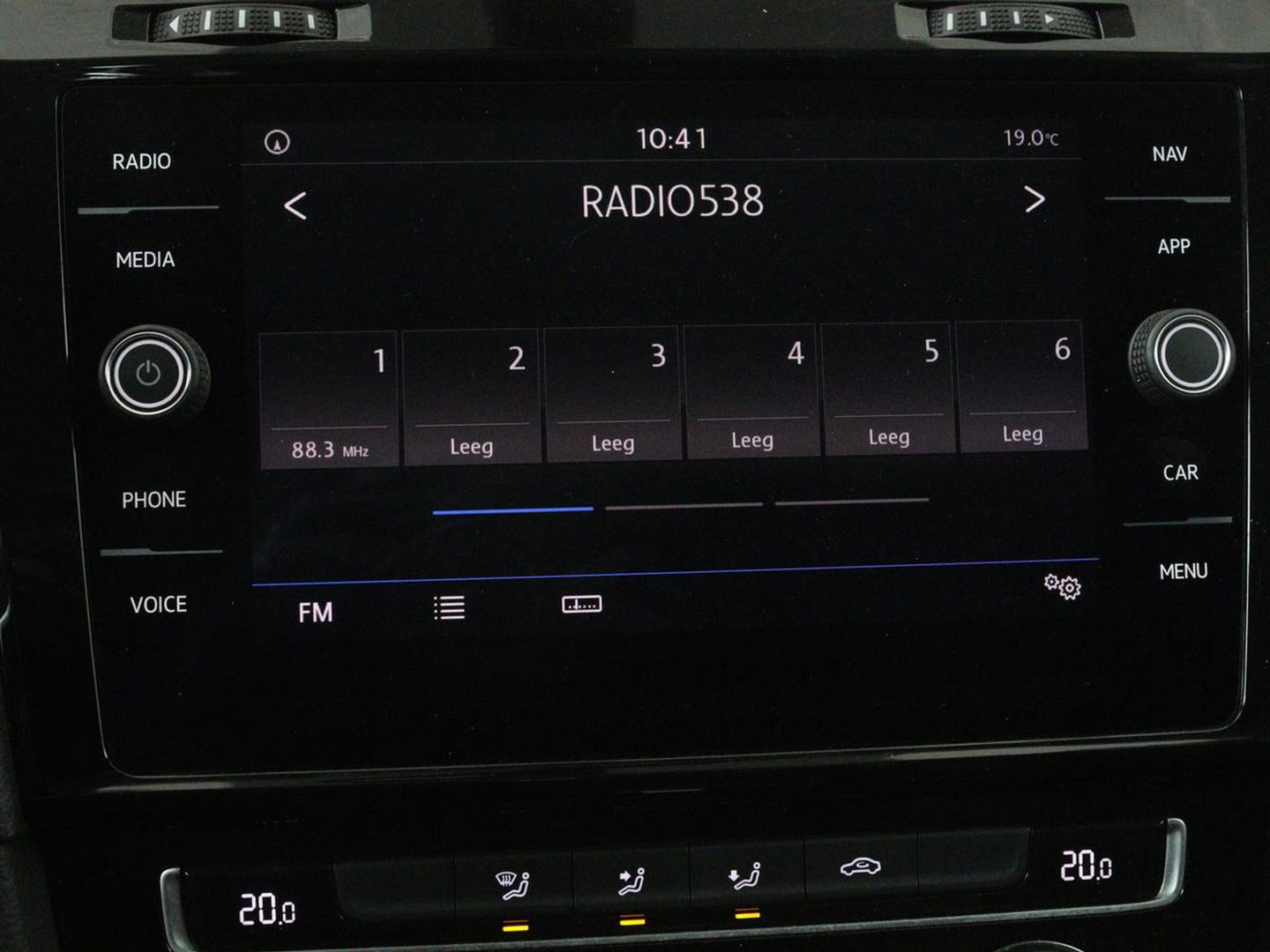 Volkswagen Golf 1.0 TSI Highline | Full LED | Virtual Cockpit | Carplay | Adaptive cruise | Navigatie | Climate control | Parkeerhulp | Sportstoelen