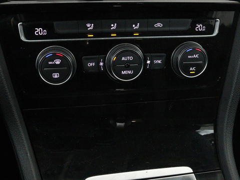 Volkswagen Golf 1.0 TSI Highline | Full LED | Virtual Cockpit | Carplay | Adaptive cruise | Navigatie | Climate control | Parkeerhulp | Sportstoelen