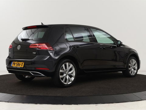 Volkswagen Golf 1.0 TSI Highline | Full LED | Virtual Cockpit | Carplay | Adaptive cruise | Navigatie | Climate control | Parkeerhulp | Sportstoelen