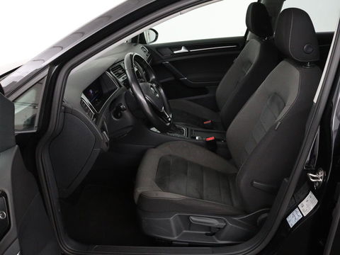 Volkswagen Golf 1.0 TSI Highline | Full LED | Virtual Cockpit | Carplay | Adaptive cruise | Navigatie | Climate control | Parkeerhulp | Sportstoelen