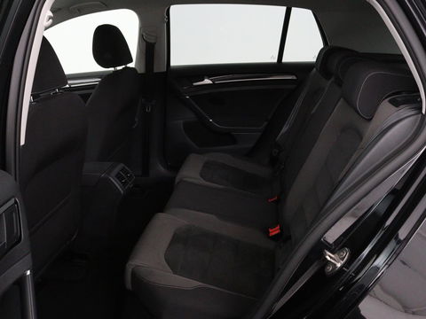 Volkswagen Golf 1.0 TSI Highline | Full LED | Virtual Cockpit | Carplay | Adaptive cruise | Navigatie | Climate control | Parkeerhulp | Sportstoelen