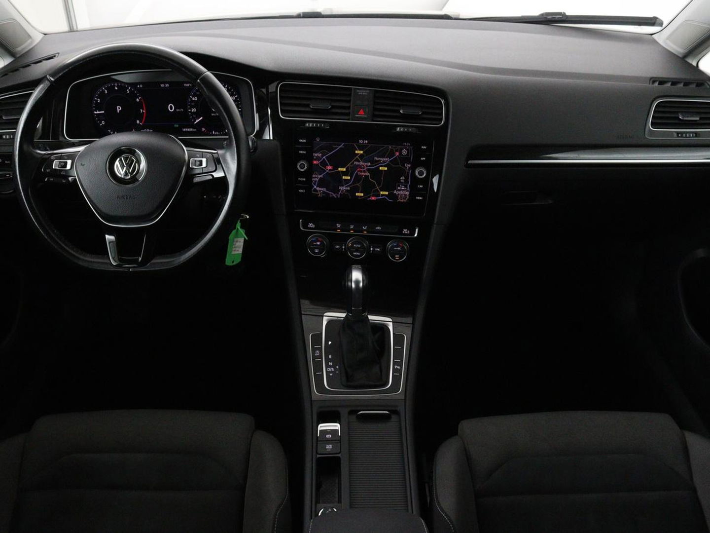 Volkswagen Golf 1.0 TSI Highline | Full LED | Virtual Cockpit | Carplay | Adaptive cruise | Navigatie | Climate control | Parkeerhulp | Sportstoelen