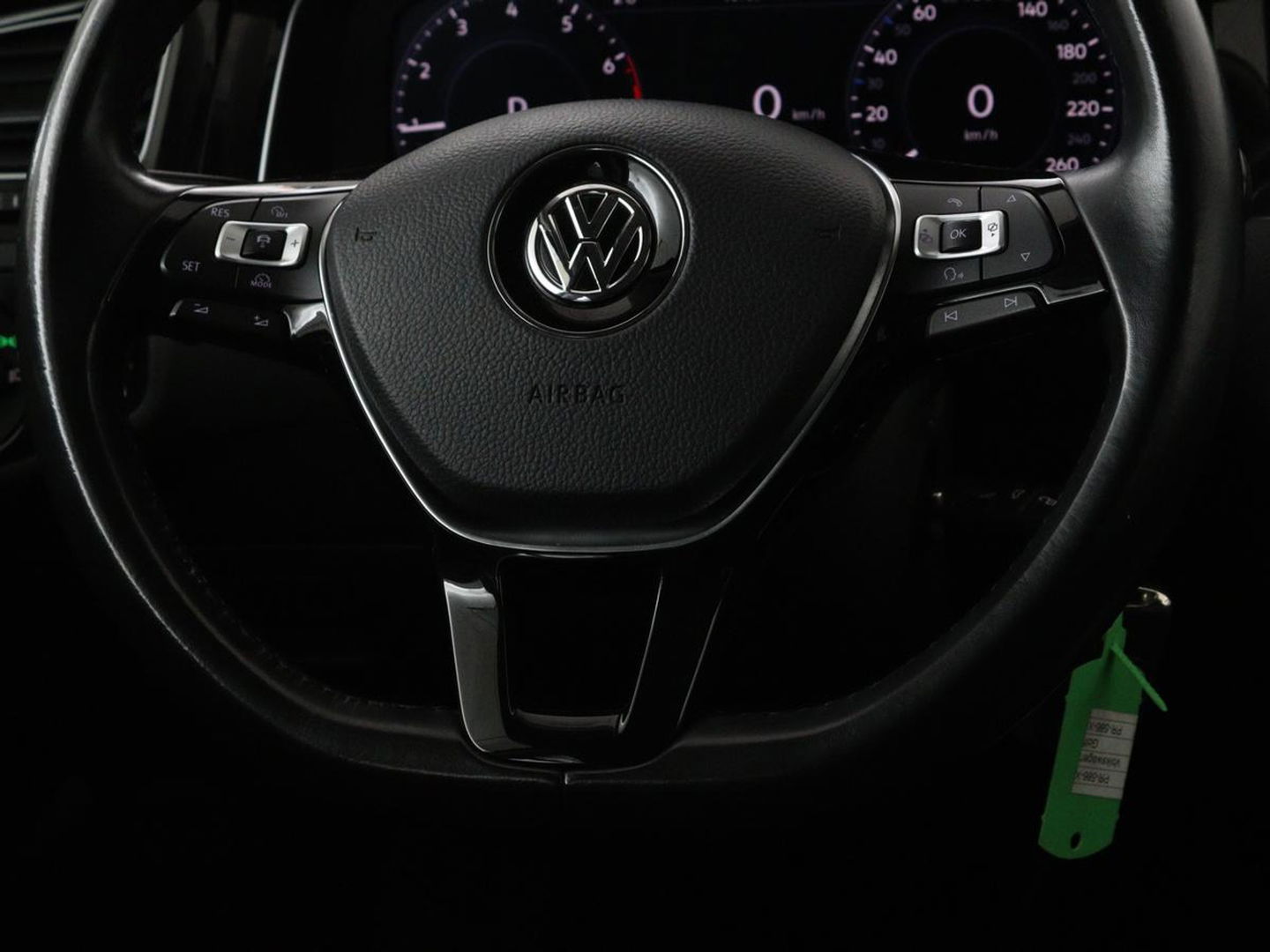 Volkswagen Golf 1.0 TSI Highline | Full LED | Virtual Cockpit | Carplay | Adaptive cruise | Navigatie | Climate control | Parkeerhulp | Sportstoelen