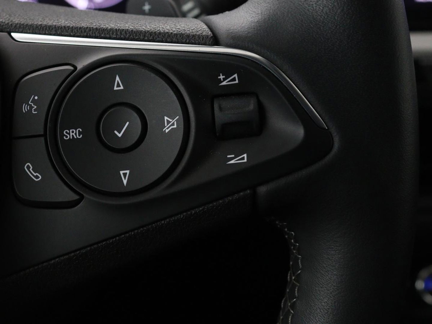 Opel Grandland 1.6 Turbo Hybrid Ultimate | Stoelventilatie | Nachtzicht | Leder | Adaptive cruise | 360 camera | Carplay | Matrix LED | Park Assist | Stoelverwarming | Keyless | Navigatie | PHEV