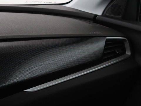 Opel Grandland 1.6 Turbo Hybrid Ultimate | Stoelventilatie | Nachtzicht | Leder | Adaptive cruise | 360 camera | Carplay | Matrix LED | Park Assist | Stoelverwarming | Keyless | Navigatie | PHEV