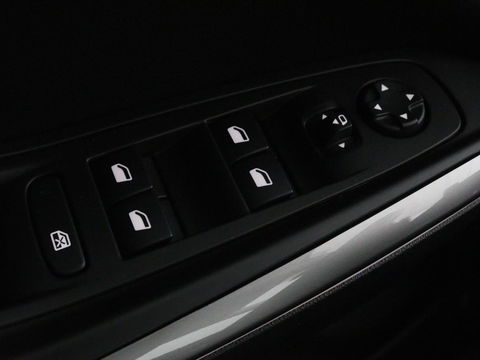 Opel Grandland 1.6 Turbo Hybrid Ultimate | Stoelventilatie | Nachtzicht | Leder | Adaptive cruise | 360 camera | Carplay | Matrix LED | Park Assist | Stoelverwarming | Keyless | Navigatie | PHEV