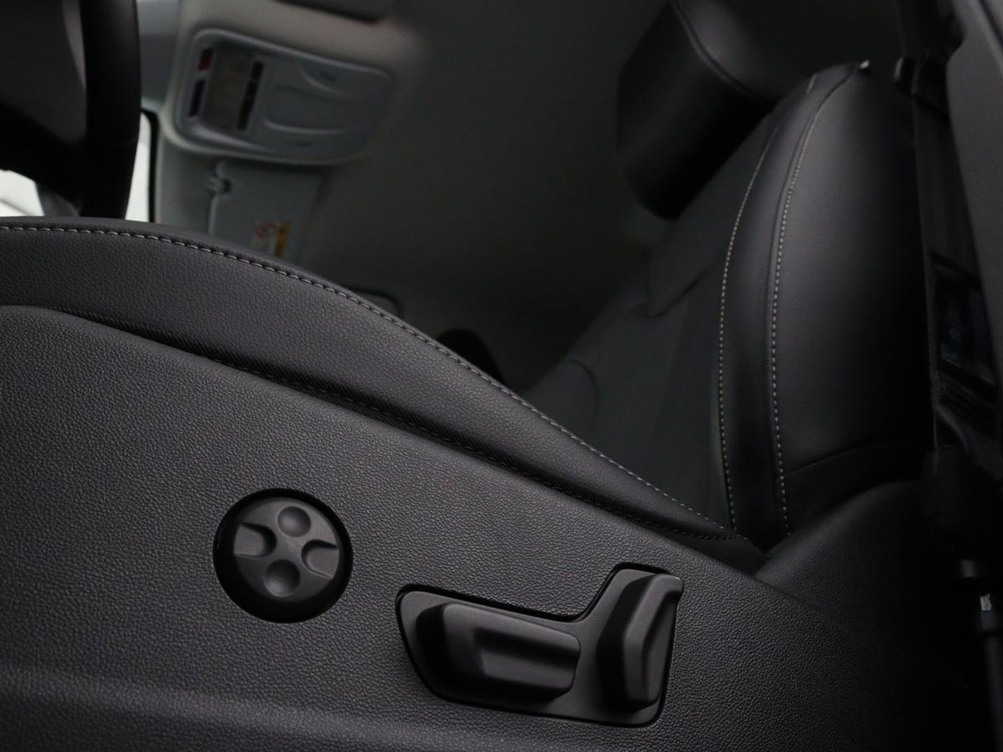 Opel Grandland 1.6 Turbo Hybrid Ultimate | Stoelventilatie | Nachtzicht | Leder | Adaptive cruise | 360 camera | Carplay | Matrix LED | Park Assist | Stoelverwarming | Keyless | Navigatie | PHEV