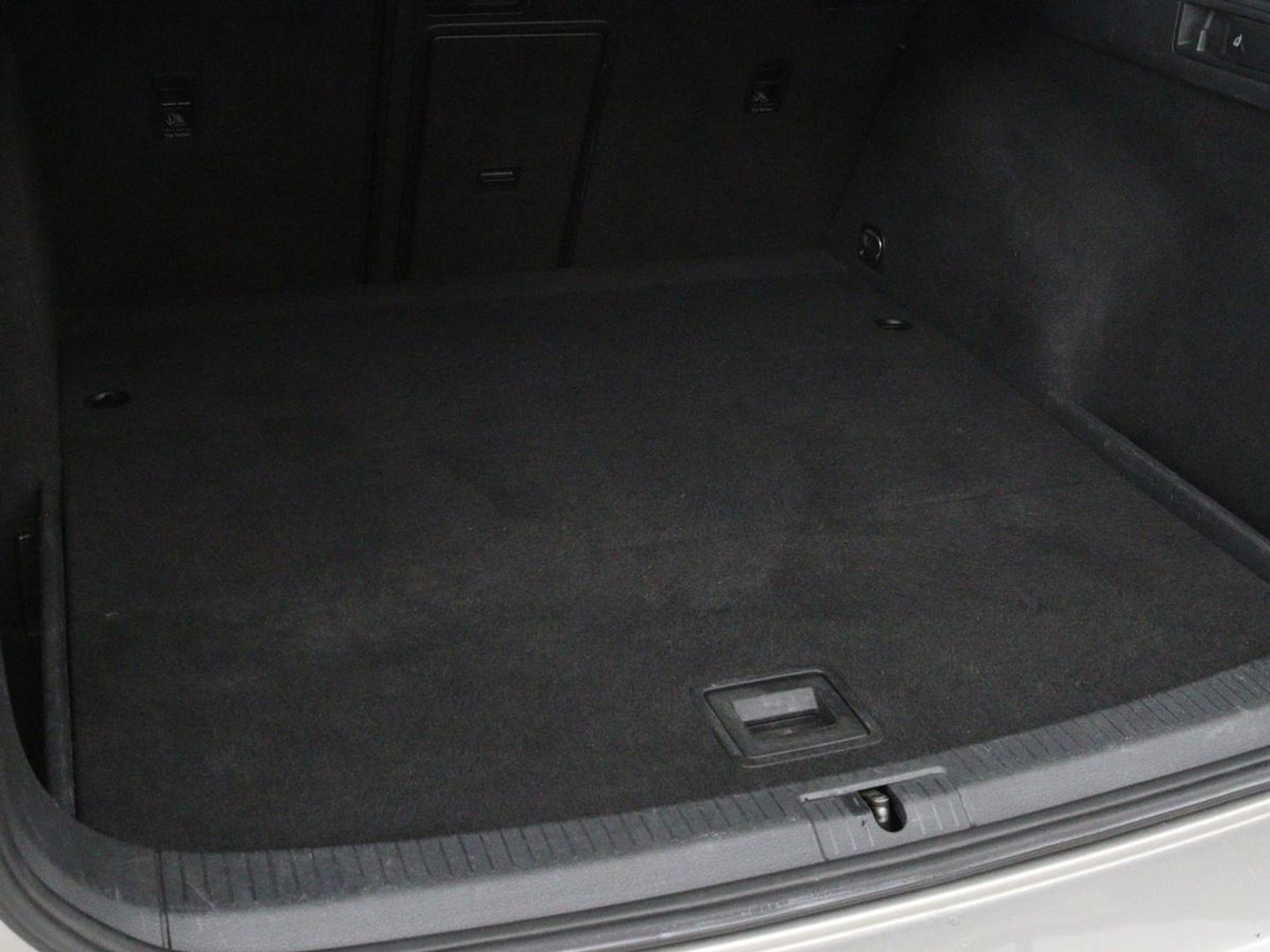 Volkswagen Golf 1.0 TSI Connected Series | Carplay | Camera | Navigatie | Climate control | Parkeerhulp | Cruise control | Sportstoelen