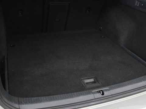 Volkswagen Golf 1.0 TSI Connected Series | Carplay | Camera | Navigatie | Climate control | Parkeerhulp | Cruise control | Sportstoelen