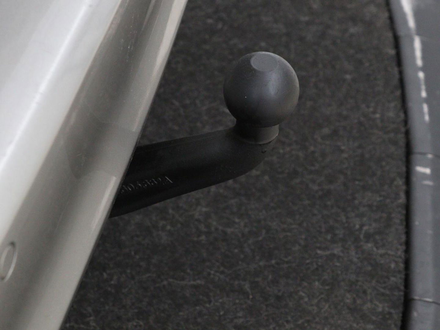 Volkswagen Golf 1.0 TSI Connected Series | Carplay | Camera | Navigatie | Climate control | Parkeerhulp | Cruise control | Sportstoelen