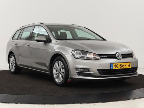 Volkswagen Golf 1.0 TSI Connected Series | Carplay | Camera | Navigatie | Climate control | Parkeerhulp | Cruise control | Sportstoelen