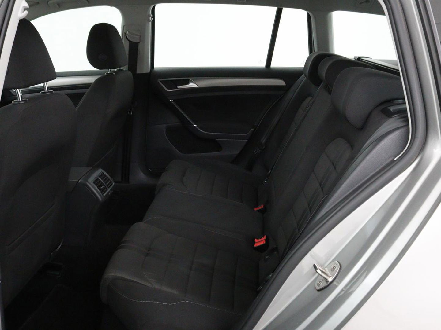 Volkswagen Golf 1.0 TSI Connected Series | Carplay | Camera | Navigatie | Climate control | Parkeerhulp | Cruise control | Sportstoelen