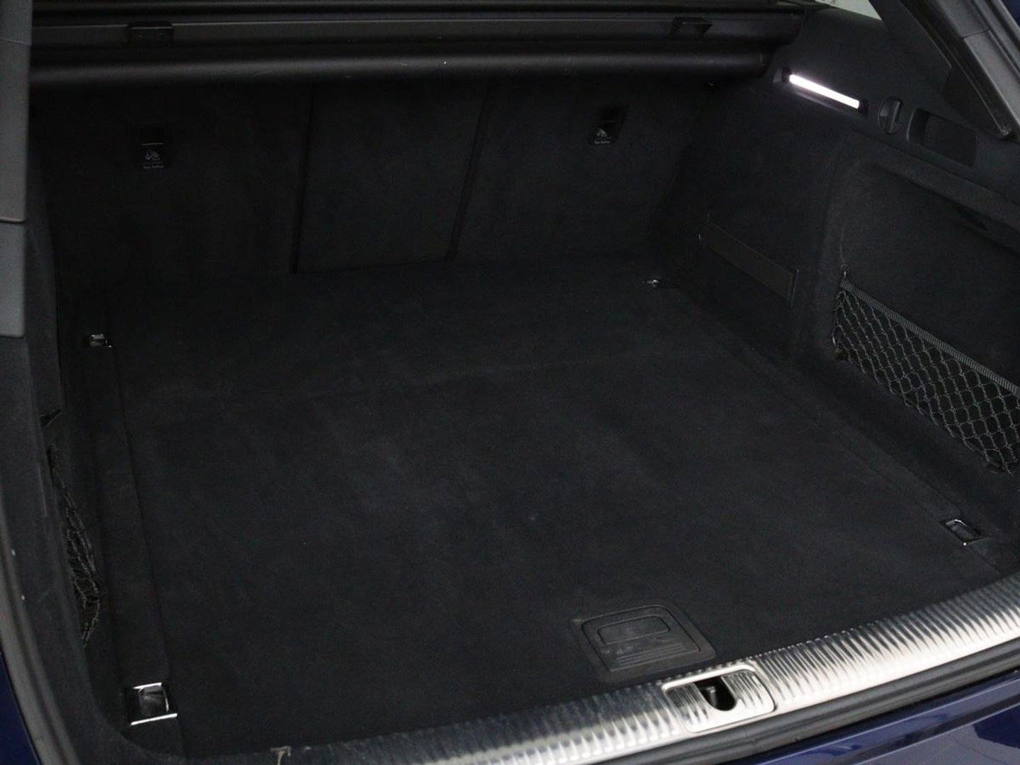 Audi A4 45 TFSI quattro Sport S line Black Edition | Leder | Trekhaak | 360 camera | Virtual Cockpit | Matrix LED | Navigatie | Sportstoelen | Park Assist | Climate control