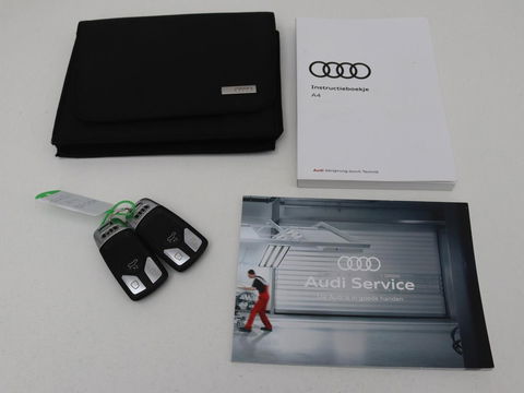 Audi A4 45 TFSI quattro Sport S line Black Edition | Leder | Trekhaak | 360 camera | Virtual Cockpit | Matrix LED | Navigatie | Sportstoelen | Park Assist | Climate control