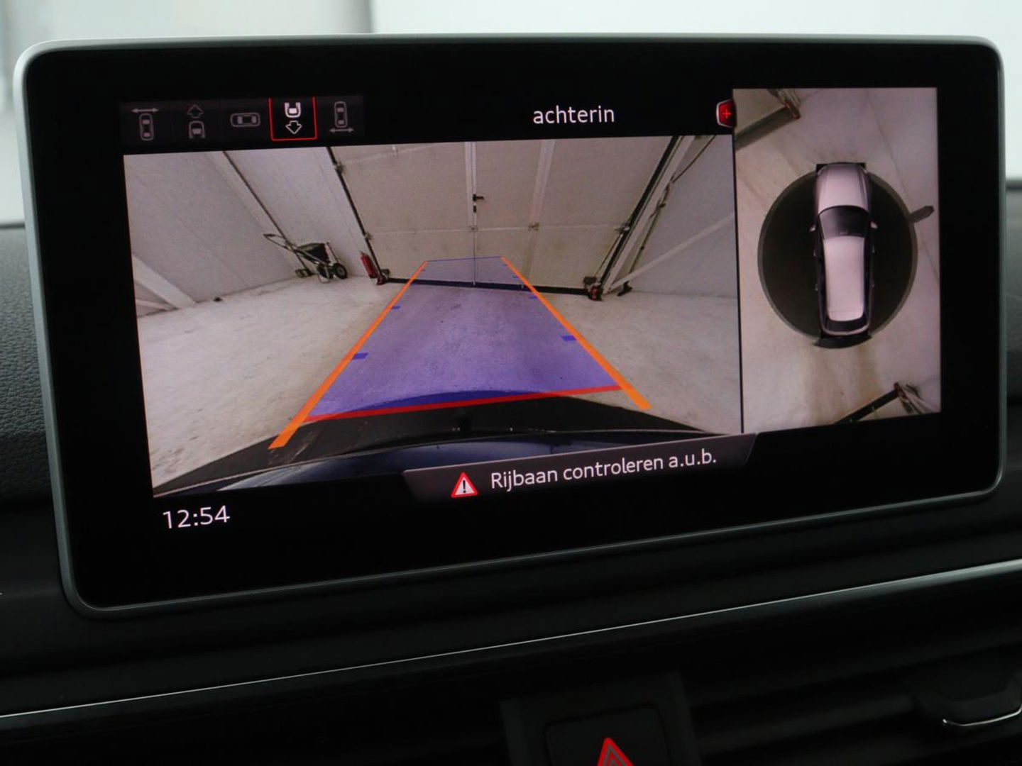 Audi A4 45 TFSI quattro Sport S line Black Edition | Leder | Trekhaak | 360 camera | Virtual Cockpit | Matrix LED | Navigatie | Sportstoelen | Park Assist | Climate control