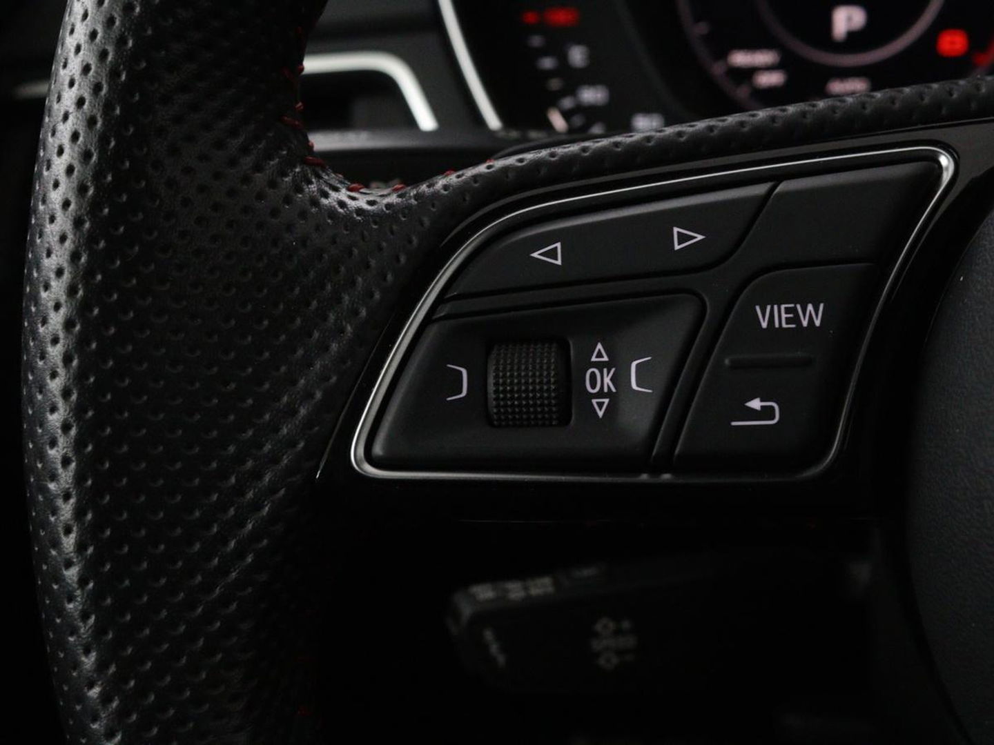 Audi A4 45 TFSI quattro Sport S line Black Edition | Leder | Trekhaak | 360 camera | Virtual Cockpit | Matrix LED | Navigatie | Sportstoelen | Park Assist | Climate control
