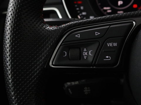 Audi A4 45 TFSI quattro Sport S line Black Edition | Leder | Trekhaak | 360 camera | Virtual Cockpit | Matrix LED | Navigatie | Sportstoelen | Park Assist | Climate control