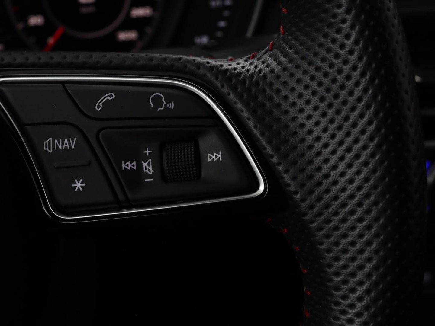 Audi A4 45 TFSI quattro Sport S line Black Edition | Leder | Trekhaak | 360 camera | Virtual Cockpit | Matrix LED | Navigatie | Sportstoelen | Park Assist | Climate control