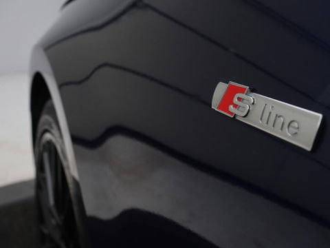 Audi A4 45 TFSI quattro Sport S line Black Edition | Leder | Trekhaak | 360 camera | Virtual Cockpit | Matrix LED | Navigatie | Sportstoelen | Park Assist | Climate control
