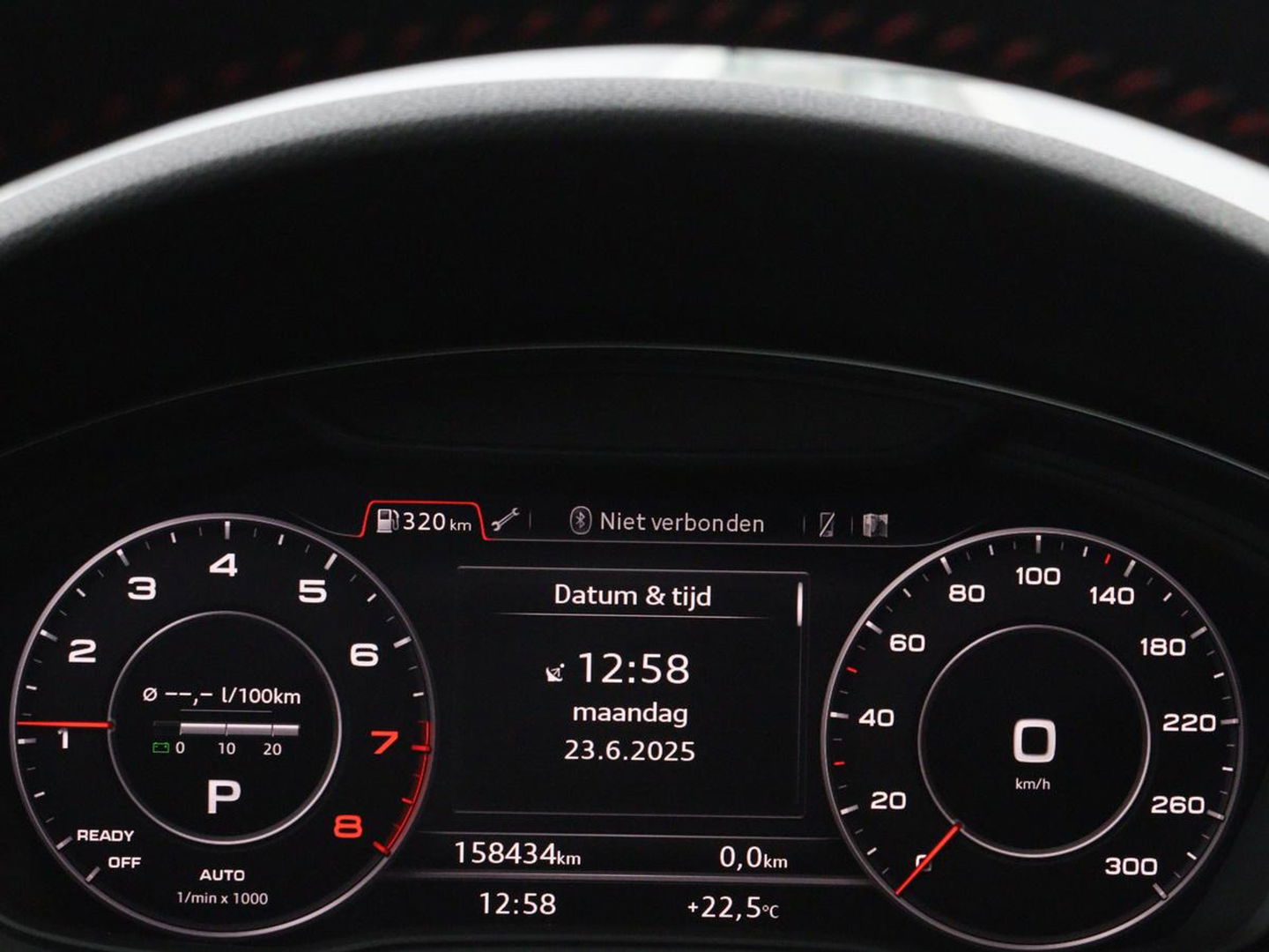 Audi A4 45 TFSI quattro Sport S line Black Edition | Leder | Trekhaak | 360 camera | Virtual Cockpit | Matrix LED | Navigatie | Sportstoelen | Park Assist | Climate control