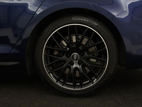Audi A4 45 TFSI quattro Sport S line Black Edition | Leder | Trekhaak | 360 camera | Virtual Cockpit | Matrix LED | Navigatie | Sportstoelen | Park Assist | Climate control