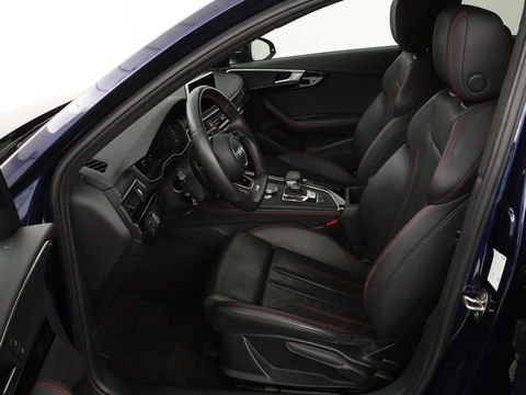 Audi A4 45 TFSI quattro Sport S line Black Edition | Leder | Trekhaak | 360 camera | Virtual Cockpit | Matrix LED | Navigatie | Sportstoelen | Park Assist | Climate control