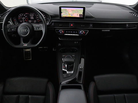 Audi A4 45 TFSI quattro Sport S line Black Edition | Leder | Trekhaak | 360 camera | Virtual Cockpit | Matrix LED | Navigatie | Sportstoelen | Park Assist | Climate control