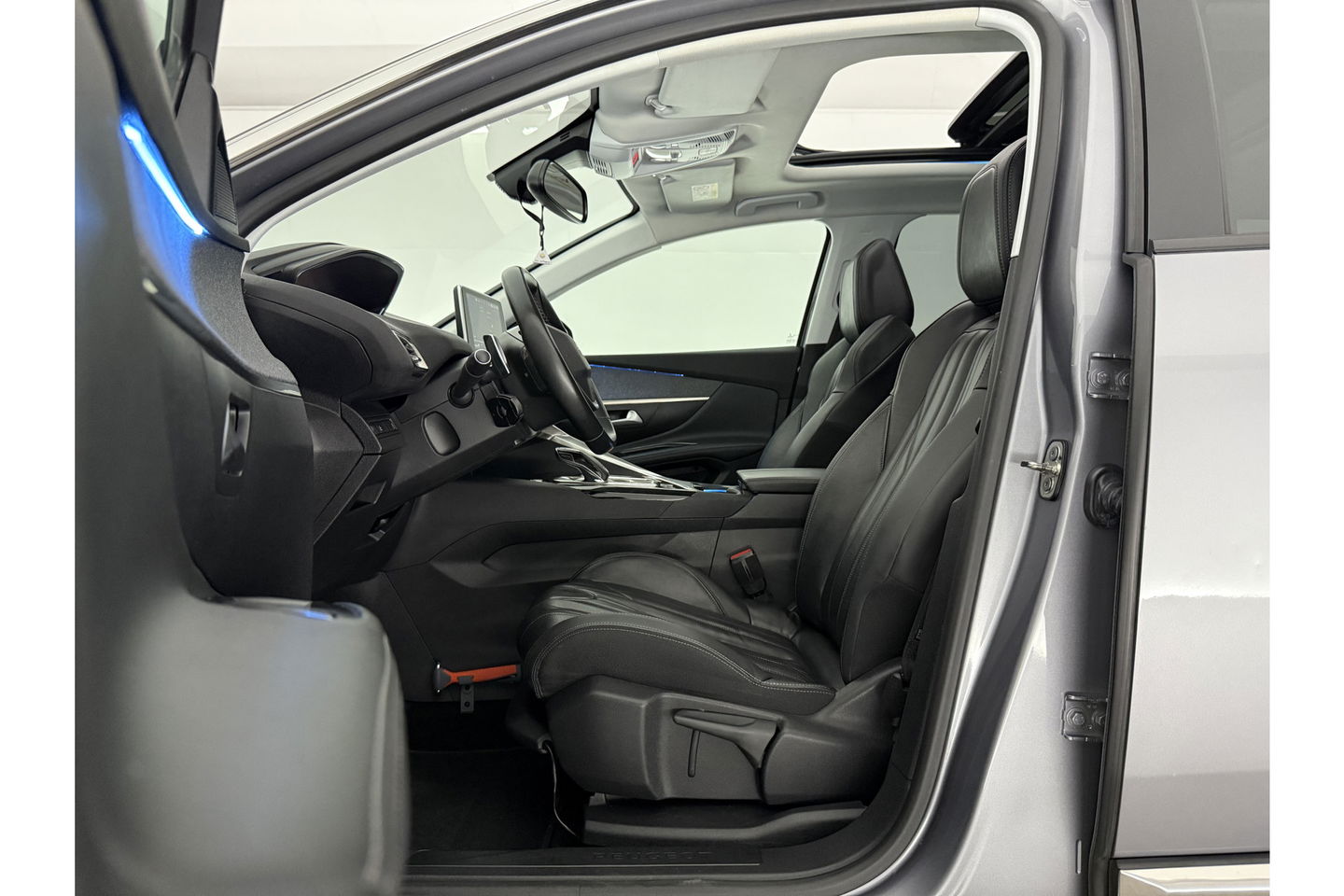 Peugeot 5008 1.2 PureTech 7p 360 Camera Pano Sfeerverl. LED Virtual Carplay Cruise Clima Navi Leder PDC 19"LMV