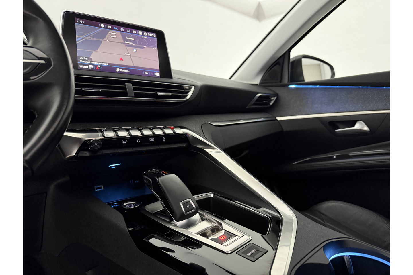 Peugeot 5008 1.2 PureTech 7p 360 Camera Pano Sfeerverl. LED Virtual Carplay Cruise Clima Navi Leder PDC 19"LMV