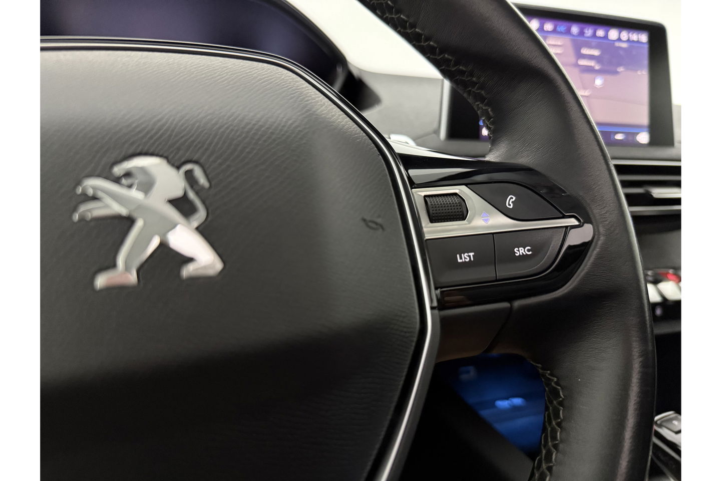 Peugeot 5008 1.2 PureTech 7p 360 Camera Pano Sfeerverl. LED Virtual Carplay Cruise Clima Navi Leder PDC 19"LMV