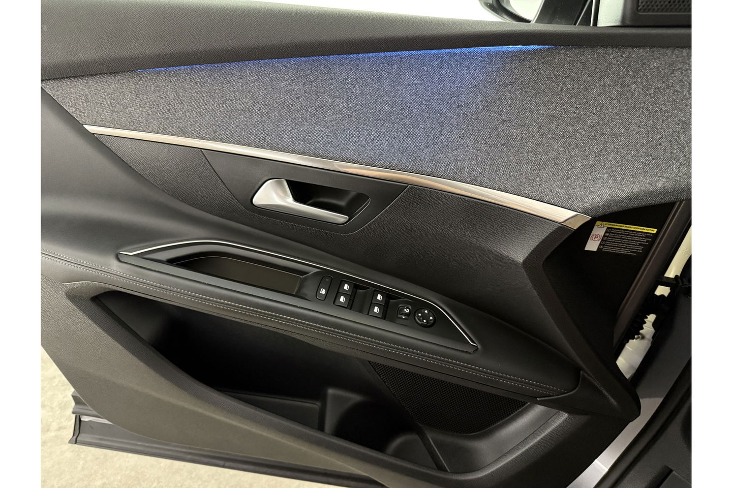 Peugeot 5008 1.2 PureTech 7p 360 Camera Pano Sfeerverl. LED Virtual Carplay Cruise Clima Navi Leder PDC 19"LMV