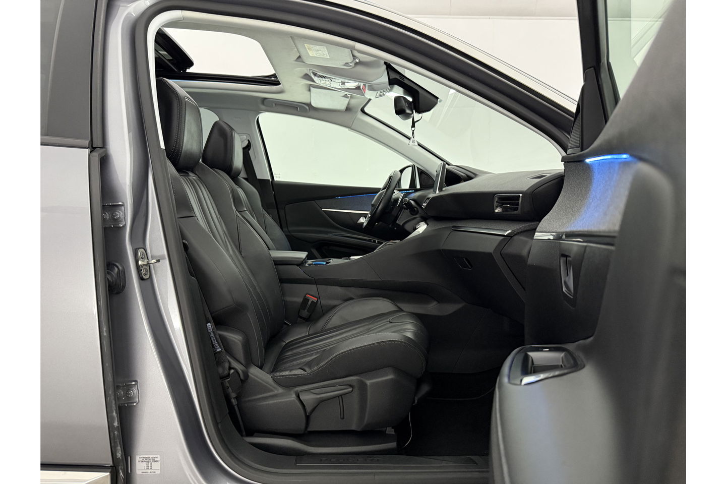 Peugeot 5008 1.2 PureTech 7p 360 Camera Pano Sfeerverl. LED Virtual Carplay Cruise Clima Navi Leder PDC 19"LMV