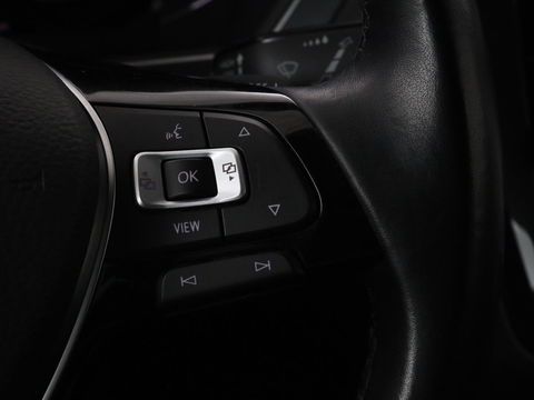 Volkswagen Tiguan 1.5 TSI R-Line | DSG | 360 camera | Active Info | Keyless | Adaptive cruise | Trekhaak | Full LED | Park Assist | Carplay | Navigatie