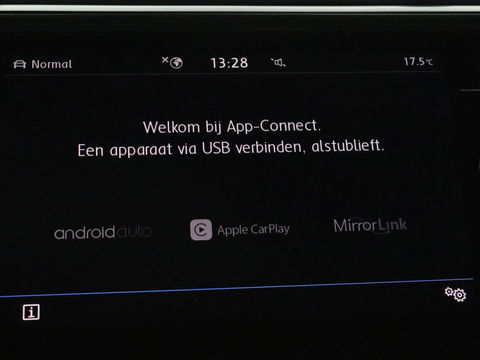 Volkswagen Tiguan 1.5 TSI R-Line | DSG | 360 camera | Active Info | Keyless | Adaptive cruise | Trekhaak | Full LED | Park Assist | Carplay | Navigatie