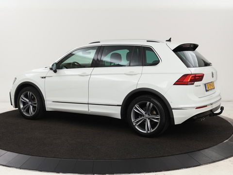 Volkswagen Tiguan 1.5 TSI R-Line | DSG | 360 camera | Active Info | Keyless | Adaptive cruise | Trekhaak | Full LED | Park Assist | Carplay | Navigatie