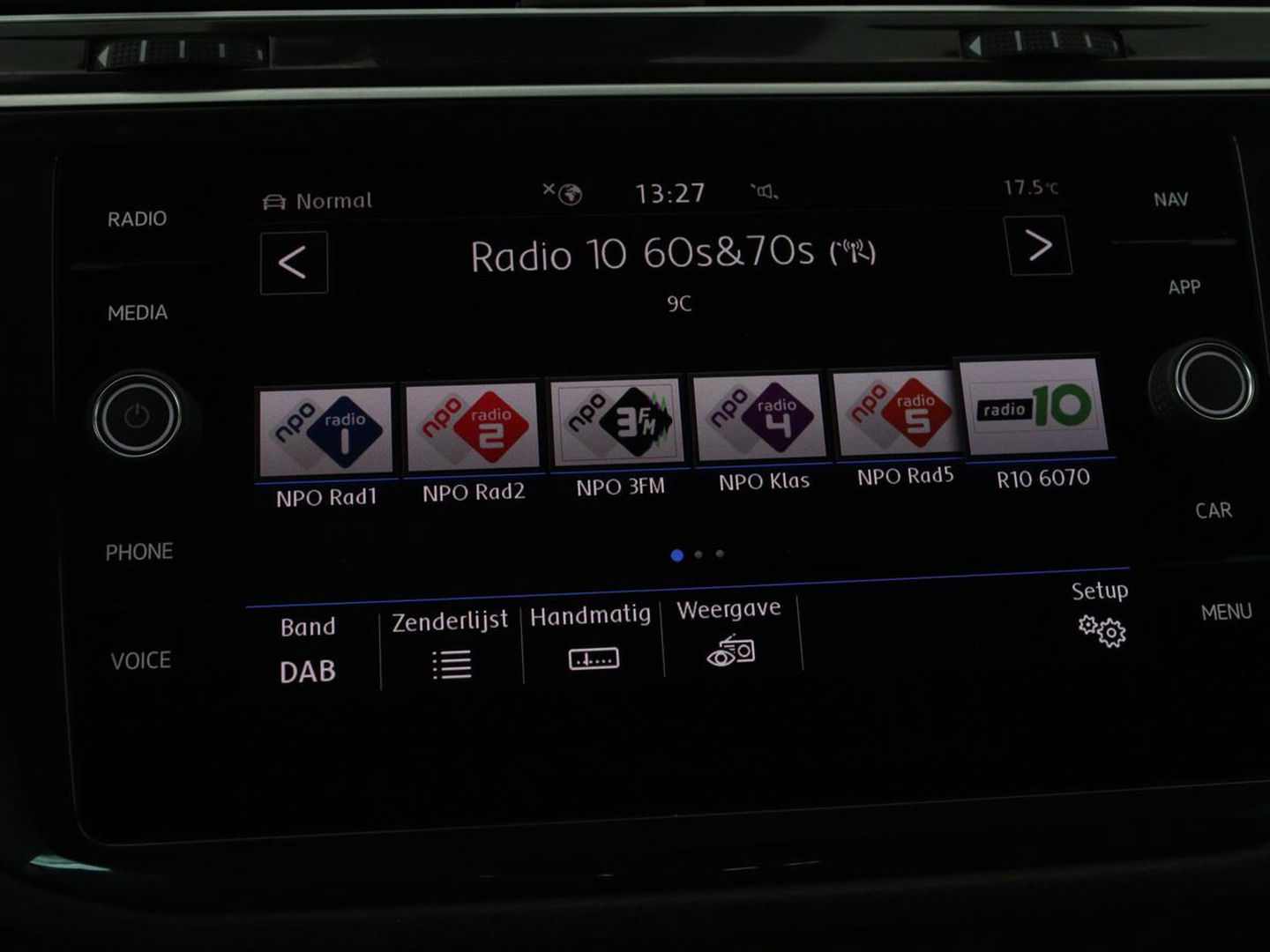 Volkswagen Tiguan 1.5 TSI R-Line | DSG | 360 camera | Active Info | Keyless | Adaptive cruise | Trekhaak | Full LED | Park Assist | Carplay | Navigatie