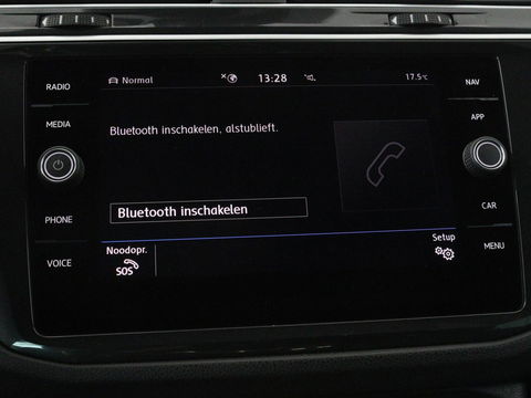 Volkswagen Tiguan 1.5 TSI R-Line | DSG | 360 camera | Active Info | Keyless | Adaptive cruise | Trekhaak | Full LED | Park Assist | Carplay | Navigatie