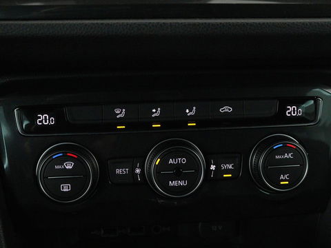 Volkswagen Tiguan 1.5 TSI R-Line | DSG | 360 camera | Active Info | Keyless | Adaptive cruise | Trekhaak | Full LED | Park Assist | Carplay | Navigatie
