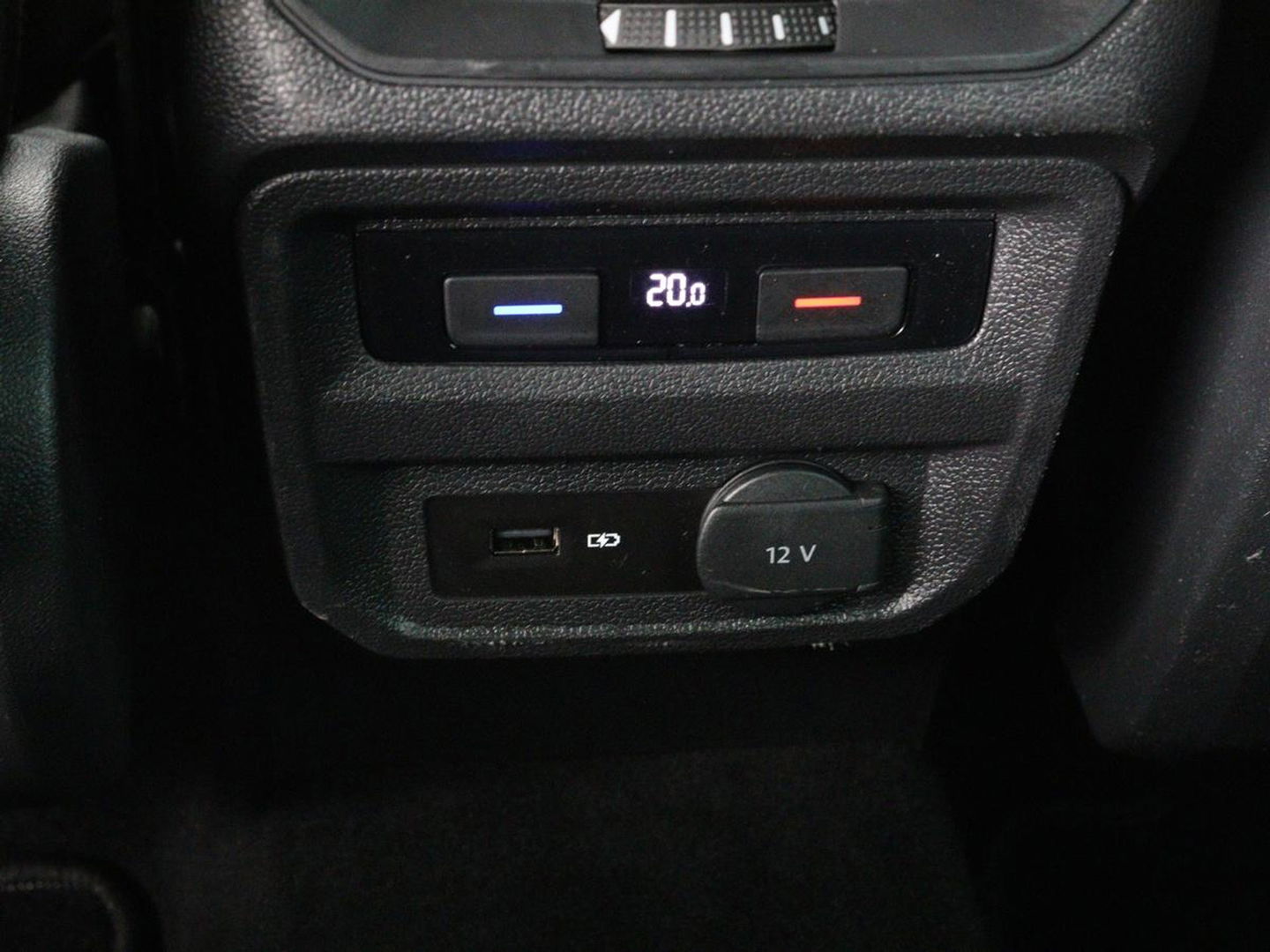 Volkswagen Tiguan 1.5 TSI R-Line | DSG | 360 camera | Active Info | Keyless | Adaptive cruise | Trekhaak | Full LED | Park Assist | Carplay | Navigatie