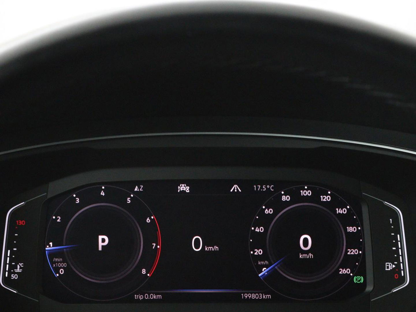 Volkswagen Tiguan 1.5 TSI R-Line | DSG | 360 camera | Active Info | Keyless | Adaptive cruise | Trekhaak | Full LED | Park Assist | Carplay | Navigatie