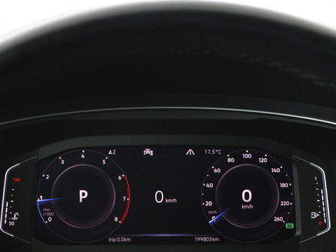 Volkswagen Tiguan 1.5 TSI R-Line | DSG | 360 camera | Active Info | Keyless | Adaptive cruise | Trekhaak | Full LED | Park Assist | Carplay | Navigatie